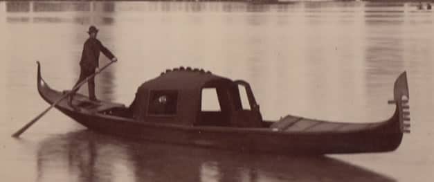historic photo of a gondola with felze