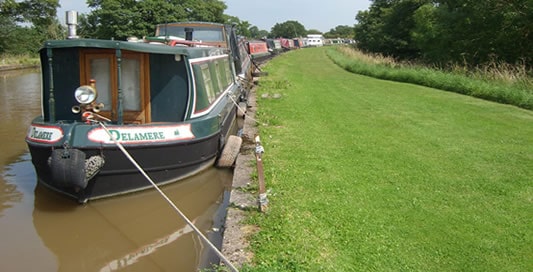 mooring spot for narrowboats