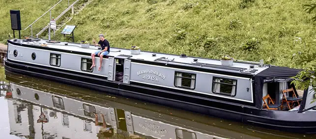 Living on a narrowboat