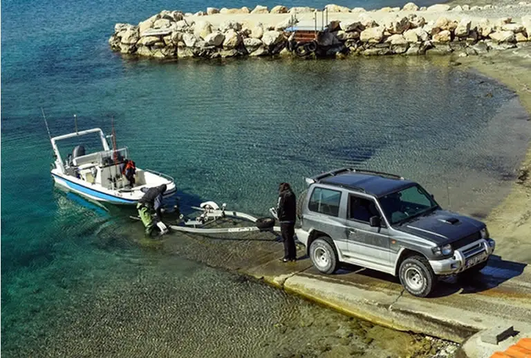 how to load a boat on a trailer