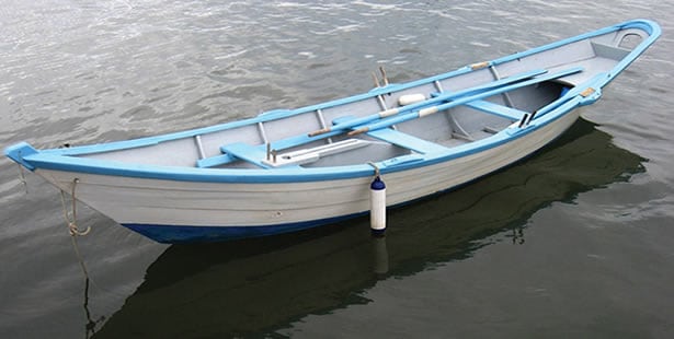 Dory boat with narrow transom