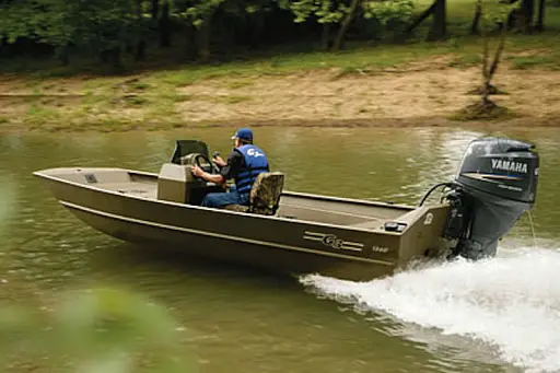 Center console steered sled boat