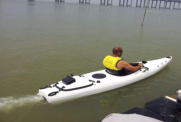 Motorized kayak