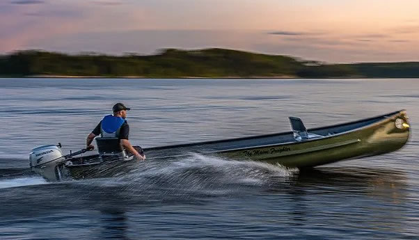 Freighter canoe under power